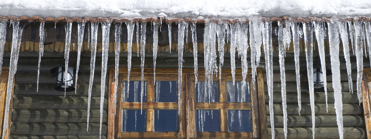 spray foam prevents ice dams by providing proper insulation in Canada attic spaces